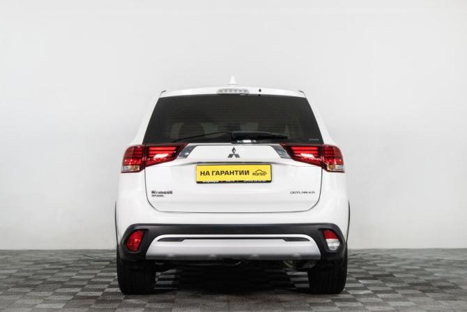 Mitsubishi Outlander III Рестайлинг 3 с пробегом 2018 года, цена 1 859 000 рублей, 219900 км, внедорожник, Автокод Объявления