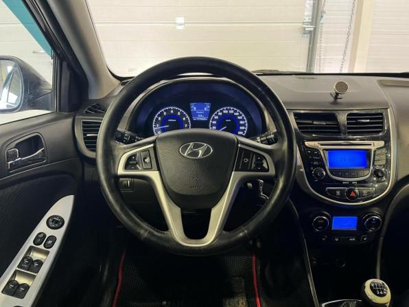 Hyundai Solaris I с пробегом 2013 года, цена 400 000 рублей, 177562 км, седан, Автокод Объявления