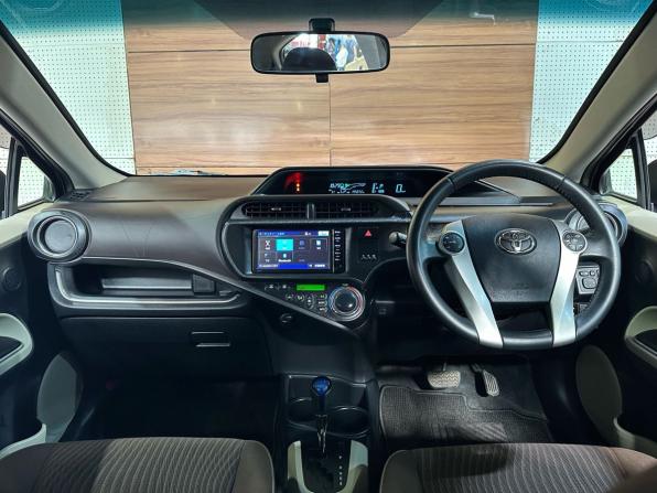 Toyota Aqua I Рестайлинг с пробегом 2014 года, цена 1 049 000 рублей, 145872 км, хэтчбек, Автокод Объявления
