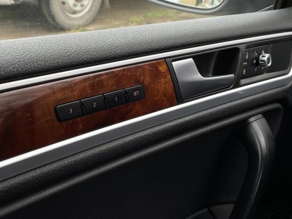 Volkswagen Touareg II с пробегом 2013 года, цена 2 100 000 рублей, 302516 км, внедорожник, Автокод Объявления