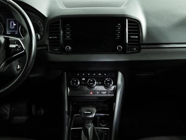 Skoda Karoq I с пробегом 2021 года, цена 2 035 700 рублей, 75000 км, внедорожник, Автокод Объявления