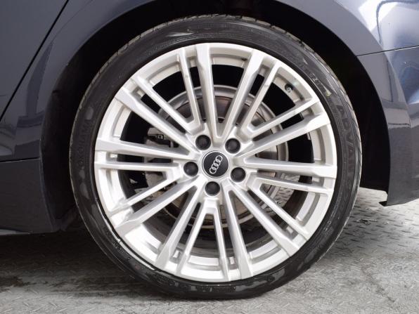 Audi A5 II (F5) с пробегом 2017 года, цена 2 999 997 рублей, 164689 км, лифтбек, Автокод Объявления