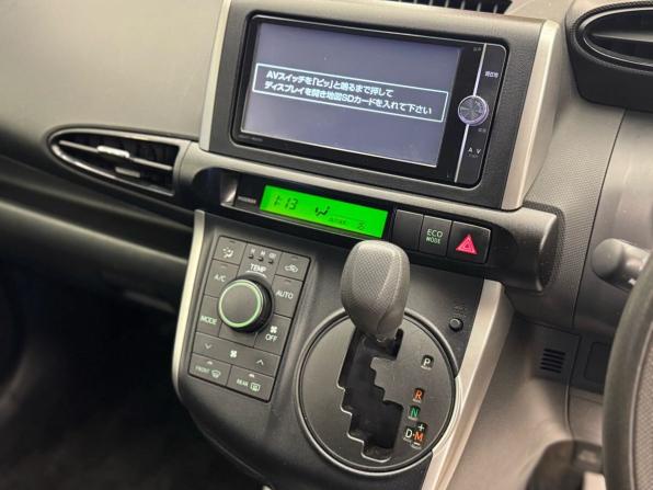 Toyota Wish II Рестайлинг с пробегом 2013 года, цена 1 668 000 рублей, 97400 км, минивэн, Автокод Объявления