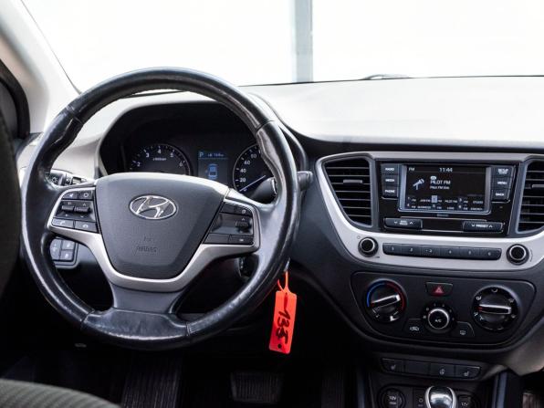 Hyundai Solaris II с пробегом 2017 года, цена 1 109 000 рублей, 154634 км, седан, Автокод Объявления