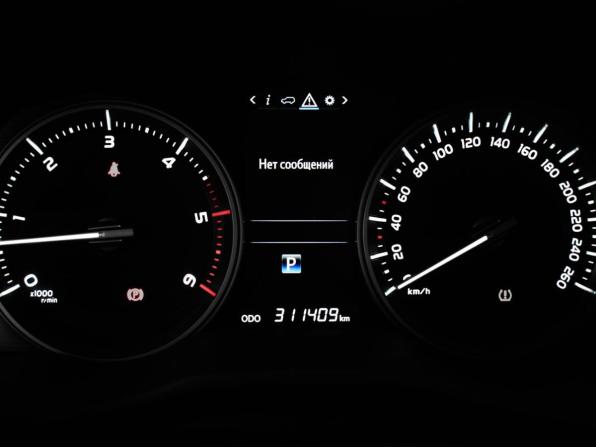 Toyota Land Cruiser 200 Series Рестайлинг 2 с пробегом 2016 года, цена 4 547 000 рублей, 311000 км, внедорожник, Автокод Объявления