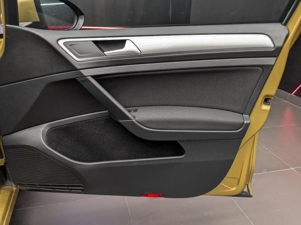 Volkswagen Golf VII Рестайлинг с пробегом 2018 года, цена 1 850 000 рублей, 104054 км, хэтчбек, Автокод Объявления