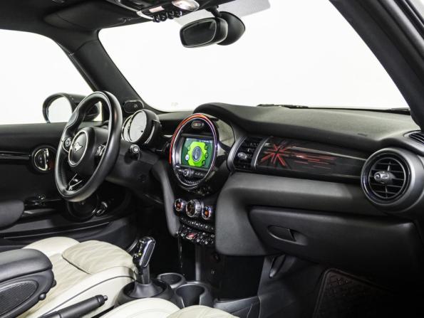 Mini Hatch III (F55/F56) Рестайлинг с пробегом 2020 года, цена 3 185 325 рублей, 42379 км, хэтчбек, Автокод Объявления