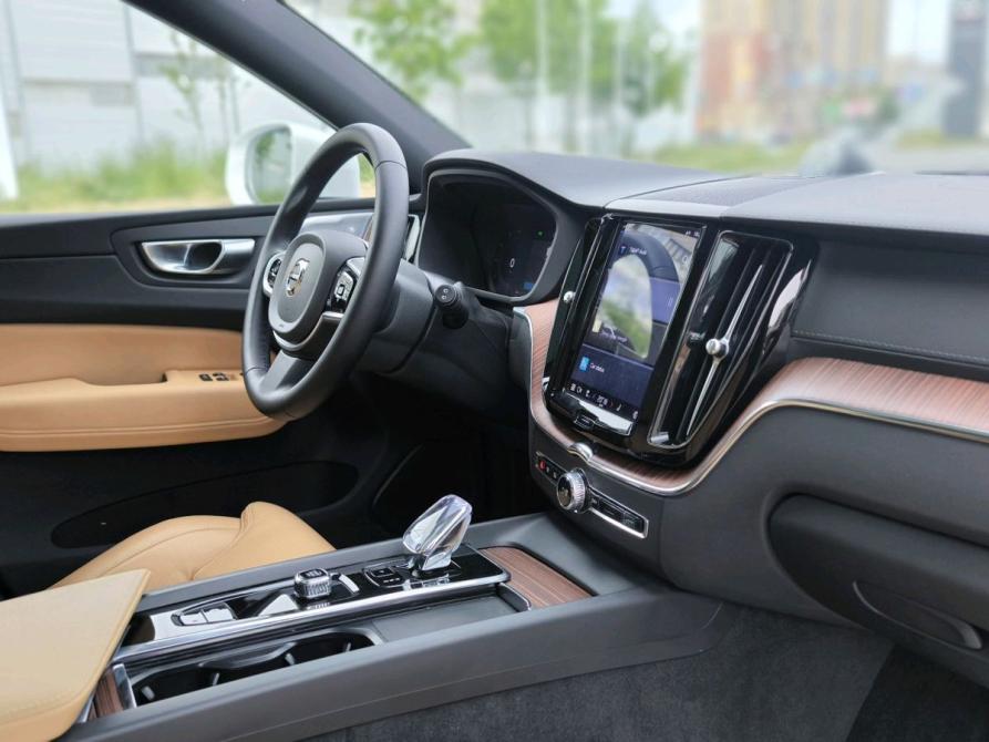 Volvo XC60 II Рестайлинг Санкт-Петербург  - изображение 14