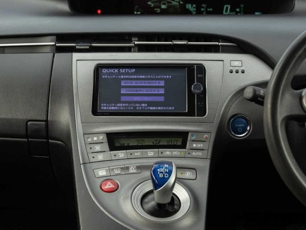 Toyota Prius III Рестайлинг (XW30) с пробегом 2013 года, цена 1 050 000 рублей, 245191 км, лифтбек, Автокод Объявления