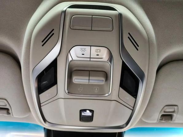 Geely Atlas Pro с пробегом 2022 года, цена 2 080 000 рублей, 41504 км, внедорожник, Автокод Объявления