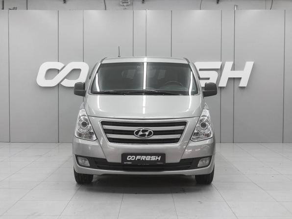 Hyundai H-1 II Рестайлинг с пробегом 2015 года, цена 1 960 000 рублей, 227864 км, минивэн, Автокод Объявления