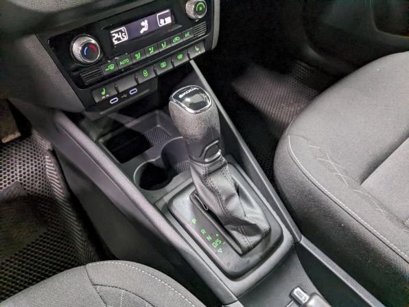 Skoda Rapid II с пробегом 2021 года, цена 1 140 000 рублей, 227518 км, лифтбек, Автокод Объявления