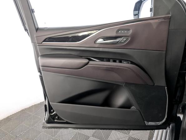 Cadillac Escalade V с пробегом 2023 года, цена 11 300 000 рублей, 44019 км, внедорожник, Автокод Объявления