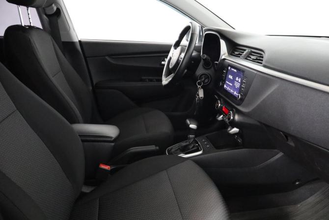 Kia Rio IV Рестайлинг с пробегом 2021 года, цена 1 799 000 рублей, 50000 км, хэтчбек, Автокод Объявления