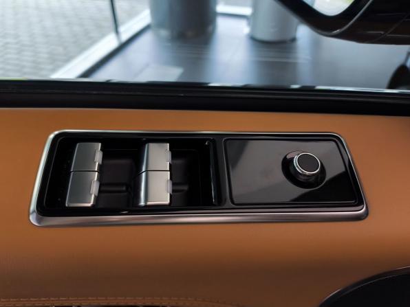 Land Rover Range Rover IV Рестайлинг с пробегом 2018 года, цена 6 290 000 рублей, 109335 км, внедорожник, Автокод Объявления