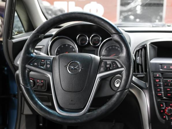 Opel Astra J Рестайлинг с пробегом 2013 года, цена 827 000 рублей, 214353 км, хэтчбек, Автокод Объявления