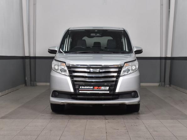 Toyota Noah III (R80) с пробегом 2014 года, цена 2 074 995 рублей, 237631 км, минивэн, Автокод Объявления