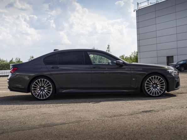 BMW 7 серии VI (G11/G12) Рестайлинг с пробегом 2021 года, цена 8 450 000 рублей, 69821 км, седан, Автокод Объявления