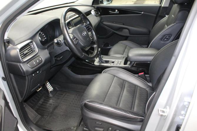 Kia Sorento III Prime Рестайлинг с пробегом 2019 года, цена 2 879 000 рублей, 131000 км, внедорожник, Автокод Объявления