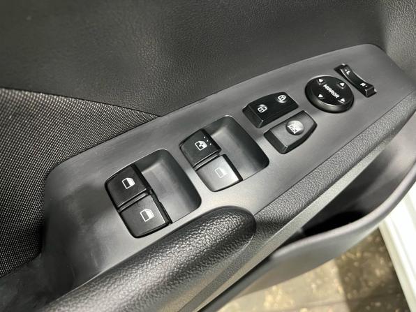 Hyundai Solaris II с пробегом 2018 года, цена 1 330 000 рублей, 138078 км, седан, Автокод Объявления