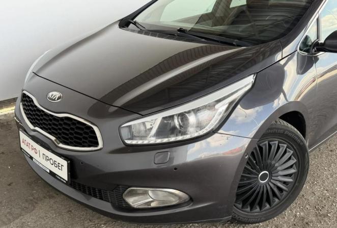 Kia Ceed II с пробегом 2013 года, цена 1 350 000 рублей, 172739 км, хэтчбек, Автокод Объявления