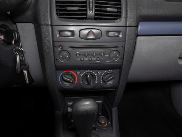 Renault Symbol I Рестайлинг 2 с пробегом 2007 года, цена 495 000 рублей, 192228 км, седан, Автокод Объявления