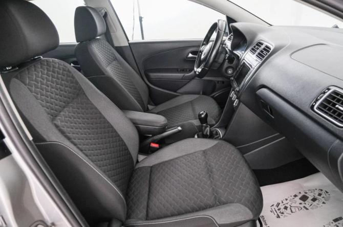 Volkswagen Polo V Рестайлинг с пробегом 2018 года, цена 1 229 000 рублей, 138000 км, седан, Автокод Объявления