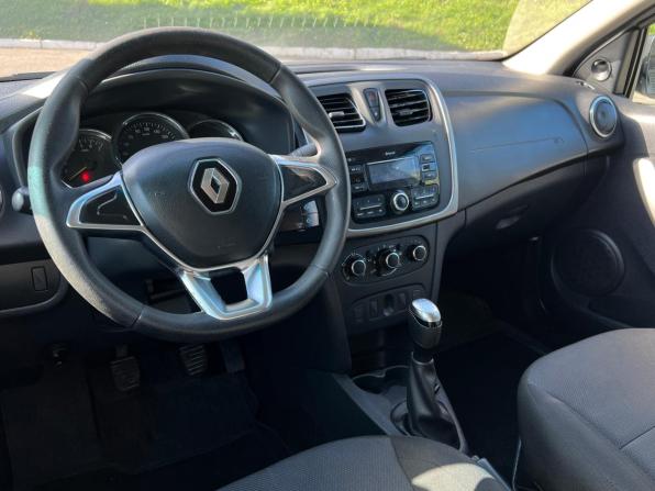 Renault Logan II Рестайлинг с пробегом 2020 года, цена 700 000 рублей, 188914 км, седан, Автокод Объявления
