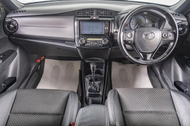 Toyota Corolla XI (E160 E170 E180) Рестайлинг 1 с пробегом 2017 года, цена 1 609 000 рублей, 111273 км, универсал, Автокод Объявления