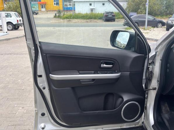 Suzuki Grand Vitara II Рестайлинг с пробегом 2011 года, цена 1 100 000 рублей, 272654 км, внедорожник, Автокод Объявления