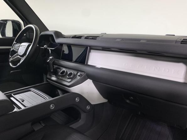 Land Rover Defender II с пробегом 2021 года, цена 5 380 000 рублей, 33244 км, внедорожник, Автокод Объявления