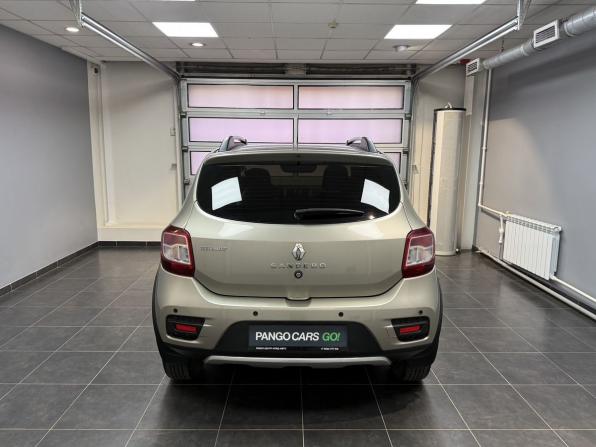 Renault Sandero II с пробегом 2017 года, цена 1 150 000 рублей, 92004 км, хэтчбек, Автокод Объявления