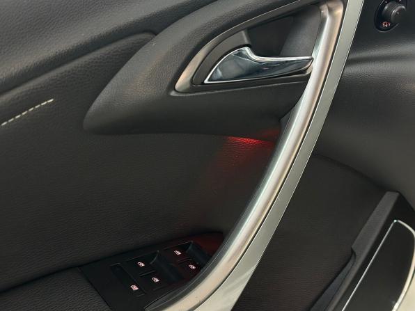 Opel Astra J с пробегом 2012 года, цена 615 000 рублей, 179137 км, хэтчбек, Автокод Объявления