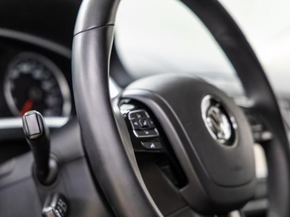 Volkswagen Touareg II Рестайлинг с пробегом 2015 года, цена 3 098 000 рублей, 142352 км, внедорожник, Автокод Объявления