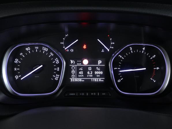 Peugeot Traveller I с пробегом 2019 года, цена 2 068 000 рублей, 354000 км, минивэн, Автокод Объявления
