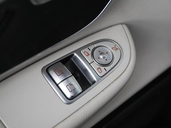 Mercedes-Benz V-Класс III (W447) Рестайлинг с пробегом 2019 года, цена 4 649 077 рублей, 114722 км, минивэн, Автокод Объявления