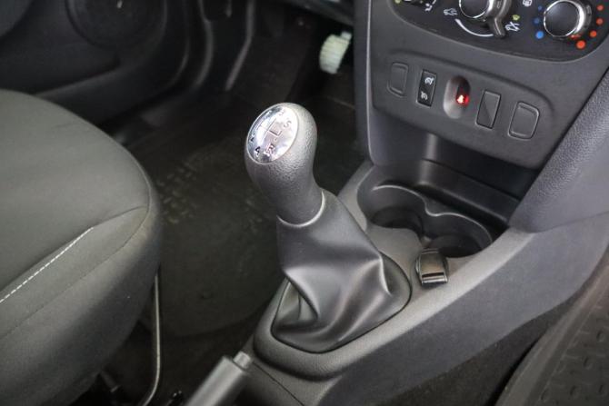 Renault Sandero II с пробегом 2018 года, цена 999 000 рублей, 111000 км, хэтчбек, Автокод Объявления
