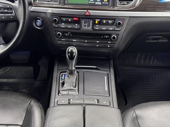 Hyundai Genesis II с пробегом 2015 года, цена 1 899 000 рублей, 122102 км, седан, Автокод Объявления