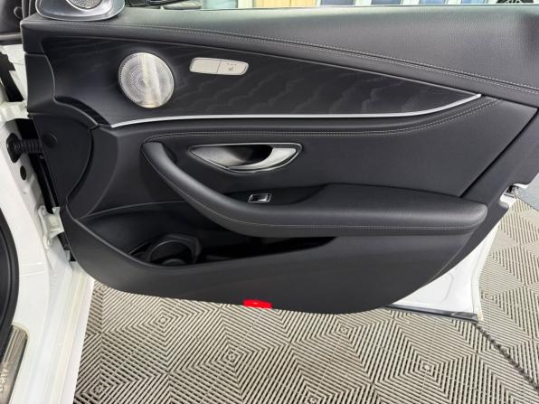 Mercedes-Benz E-Класс V (W213 S213 C238) Рестайлинг с пробегом 2021 года, цена 4 190 000 рублей, 97683 км, седан, Автокод Объявления