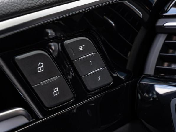Audi A4 V (B9) Рестайлинг с пробегом 2020 года, цена 3 140 000 рублей, 119470 км, седан, Автокод Объявления