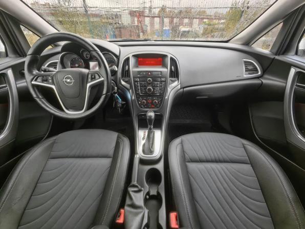 Opel Astra J Рестайлинг с пробегом 2013 года, цена 749 000 рублей, 158000 км, хэтчбек, Автокод Объявления