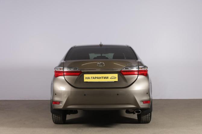 Toyota Corolla XI (E160 E170 E180) Рестайлинг 1 с пробегом 2018 года, цена 1 899 000 рублей, 89000 км, седан, Автокод Объявления