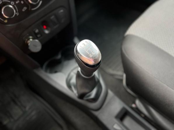 Renault Sandero II Рестайлинг с пробегом 2020 года, цена 1 049 000 рублей, 50300 км, хэтчбек, Автокод Объявления