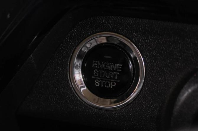Honda Stepwgn V с пробегом 2015 года, цена 1 499 000 рублей, 390000 км, минивэн, Автокод Объявления