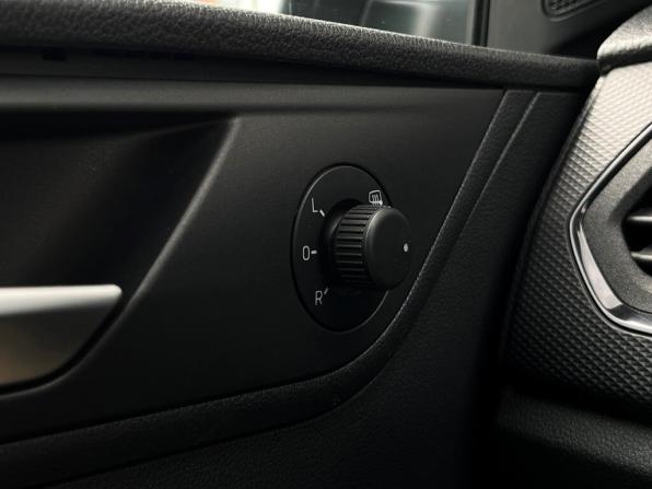 Volkswagen Polo VI с пробегом 2022 года, цена 1 630 400 рублей, 86554 км, лифтбек, Автокод Объявления