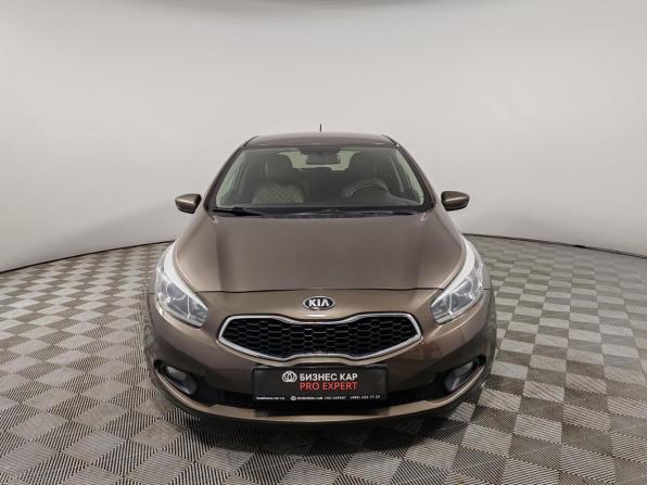 Kia Ceed II с пробегом 2015 года, цена 949 000 рублей, 165618 км, хэтчбек, Автокод Объявления