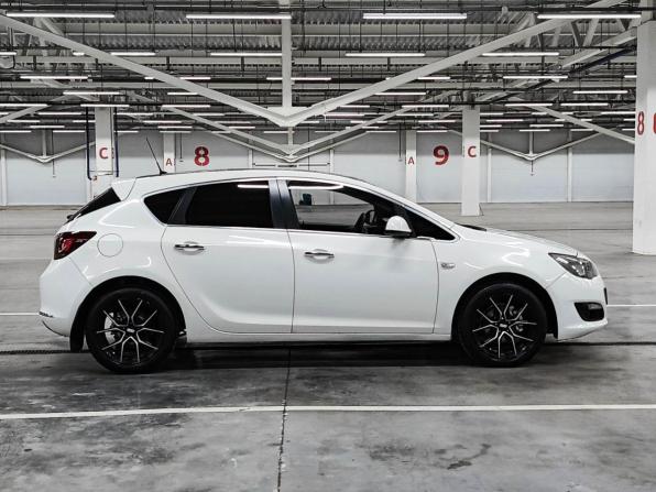 Opel Astra J Рестайлинг с пробегом 2013 года, цена 620 000 рублей, 247861 км, хэтчбек, Автокод Объявления