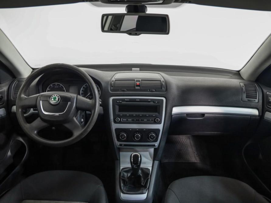 Skoda Octavia II (A5) Рестайлинг Санкт-Петербург  - изображение 9