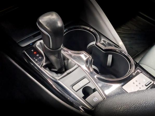 Toyota Camry VIII (XV70) с пробегом 2019 года, цена 2 590 000 рублей, 108420 км, седан, Автокод Объявления