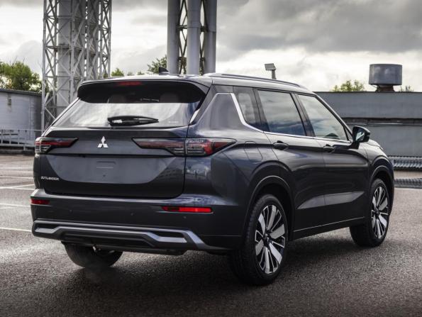 Mitsubishi Outlander IV Рестайлинг с пробегом 2025 года, цена 6 810 000 рублей, 15 км, внедорожник, Автокод Объявления